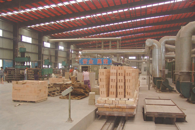 揭秘：耐火磚攪拌機憑借其獨特的攪拌工藝是如何應對物料的高勻質(zhì)混合需求的